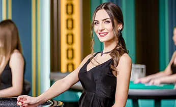 Hình ảnh nhân viên hỗ trợ khách hàng VIPWIN tận tâm